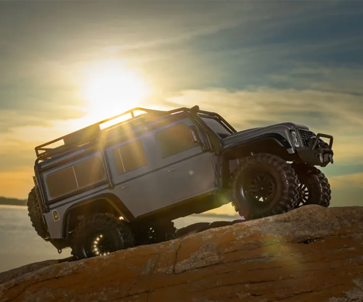 Traxxas 82256 TRX-4 Land Rover Defender Clipless Silver RTR